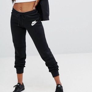 NWT NIKE NSW RALLY SWEATPANTS SIZE XL